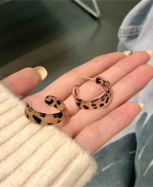 Women Simple Colorful Resin Hoop Earrings C Shape Leopard Print Acrylic Earrings
