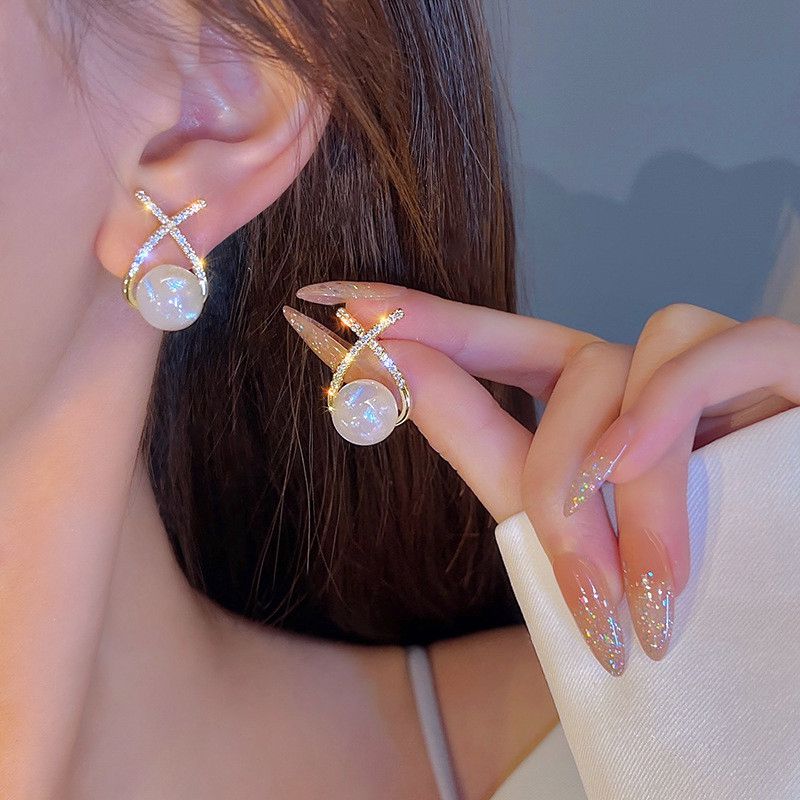 2024 New Inlaid Rhinestone Pearl Stud Earrings Women Personality Fashion Unique Design Earrings Wedding Jewelry Birthday Gift - 图片 3
