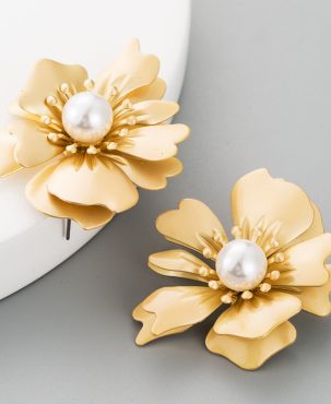 Fashion Cool Exaggerated Gold Earrings Women Trendy Simple Big Pearl Creative Stud