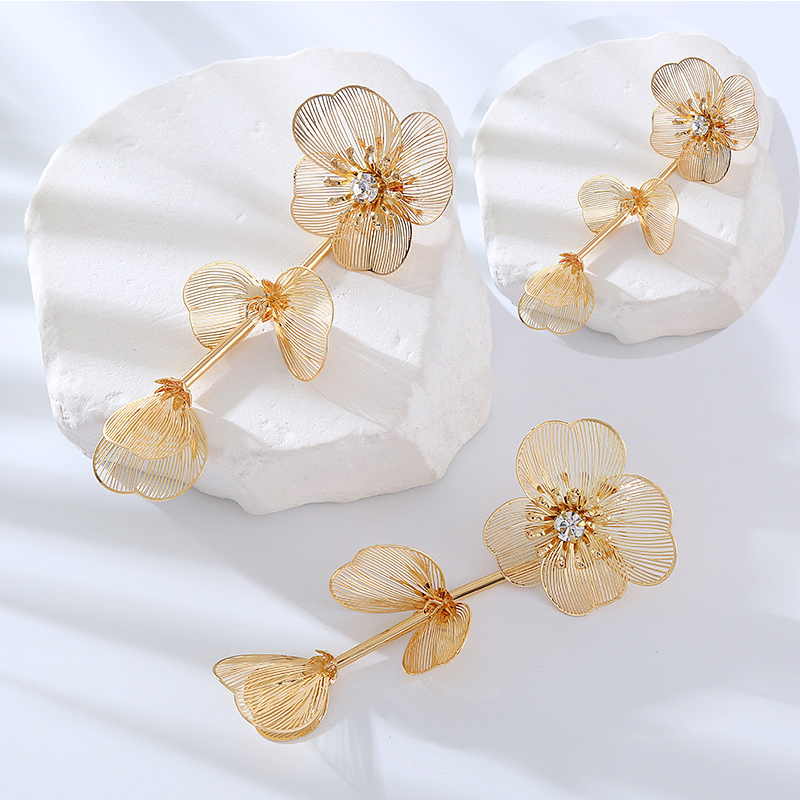 Fashion Multi-Layer Patch Earrings Light Luxury Long Metal Flower Exaggerated Earrings Diamond-Embedded - Image 10