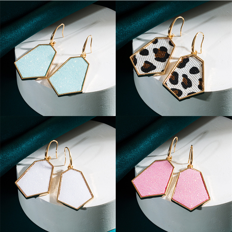 Leather Alloy Rhombus Super Flash Leather Graceful Earrings Trendy Exaggerated Fashion - 图片 10