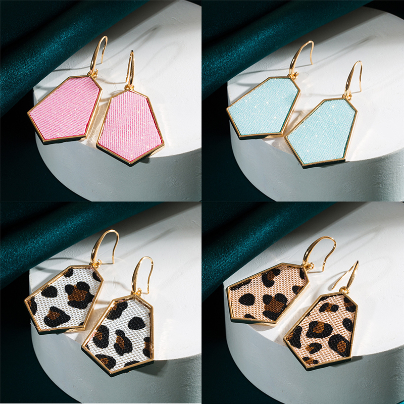 Leather Alloy Rhombus Super Flash Leather Graceful Earrings Trendy Exaggerated Fashion - 图片 12