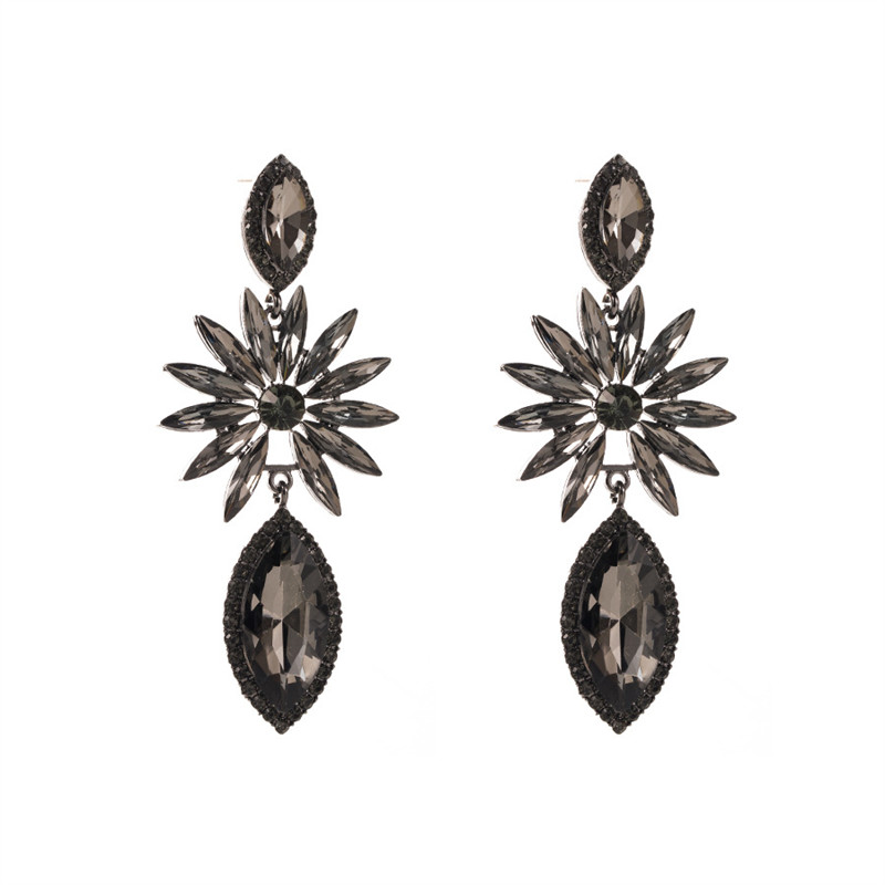 Fashion Alloy Inlaid Color Diamond Geometric Earrings Women's Full Diamond Temperament - 图片 7