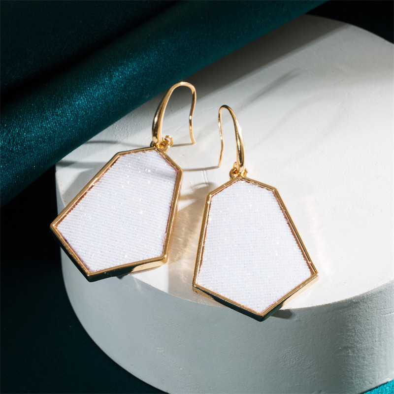 Leather Alloy Rhombus Super Flash Leather Graceful Earrings Trendy Exaggerated Fashion - 图片 9