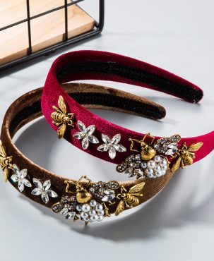 Baroque Rhinestone-Encrusted Headband Bee Wide Edge Gold Velvet Head Buckle Pearl