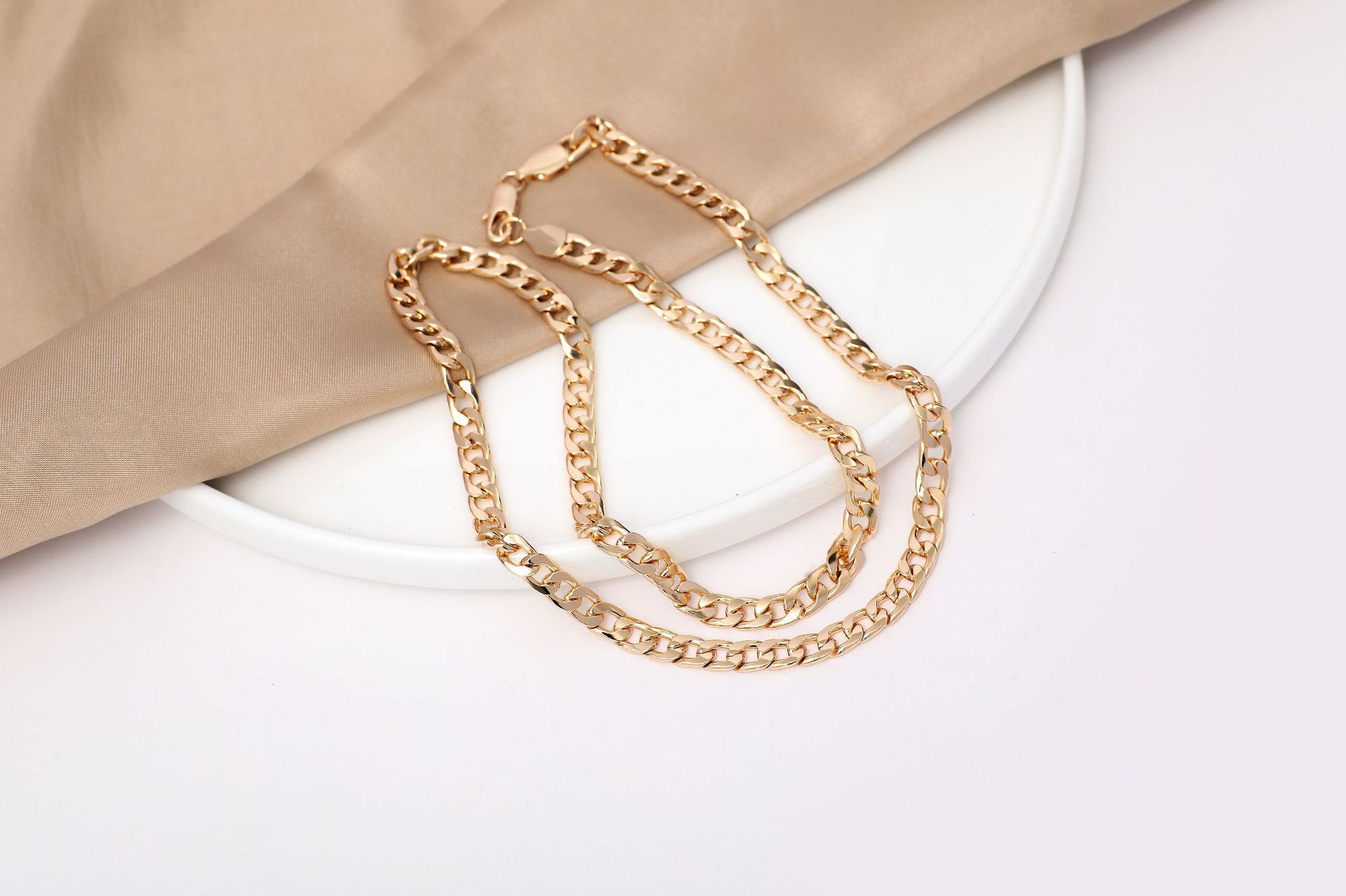 Hip Hop Necklace Street Dance Necklace 18K Vacuum Electroplated KC Nightclub for Men and Women - Image 3