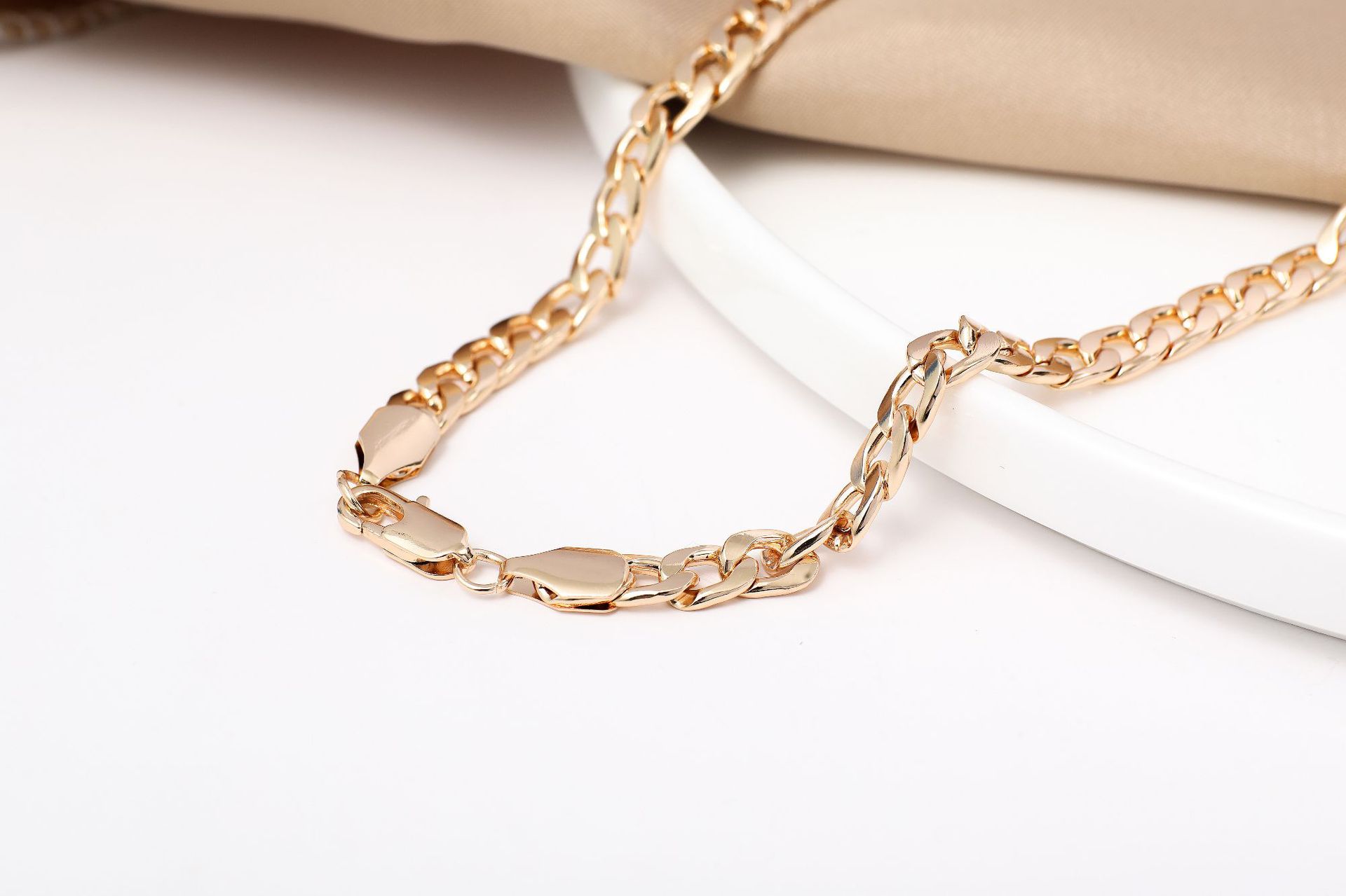 Hip Hop Necklace Street Dance Necklace 18K Vacuum Electroplated KC Nightclub for Men and Women - Image 5