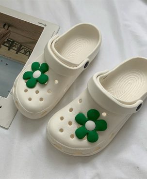 Hole Shoes Ins Girl's Heart Feeling of Shit Cute Cartoon Cow Toe Box Soft Bottom Thick Bottom for Outdoors Sandals Women's Summer