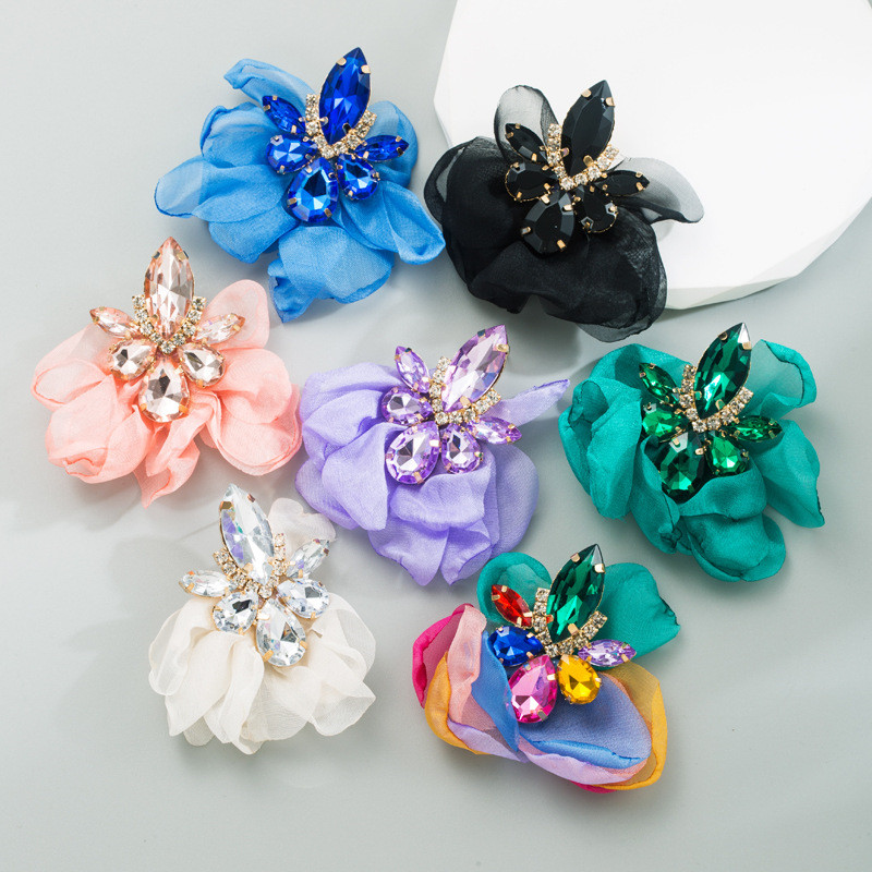 Creative Lace Flower Earrings Alloy Diamond Stud Earrings Retro Elegant High Sense