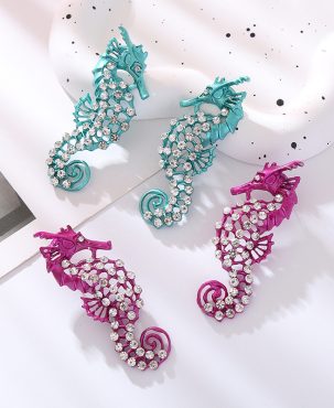 Seahorse Stud Earrings Fashion Hollowed-out Diamond Personality Women