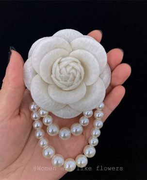 Korean Fabric Camellia Flower Brooch Pins Pearl Tassel Corsage Fashion Jewelry Brooches for Women Shirt Collar Accessories Gift