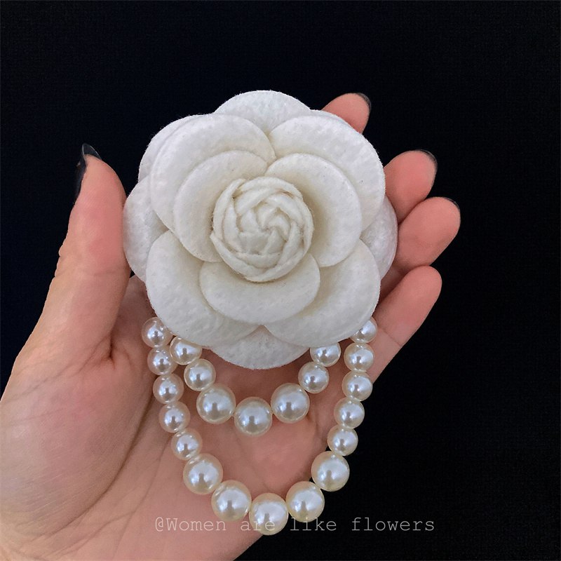 Korean Fabric Camellia Flower Brooch Pins Pearl Tassel Corsage Fashion Jewelry Brooches for Women Shirt Collar Accessories Gift