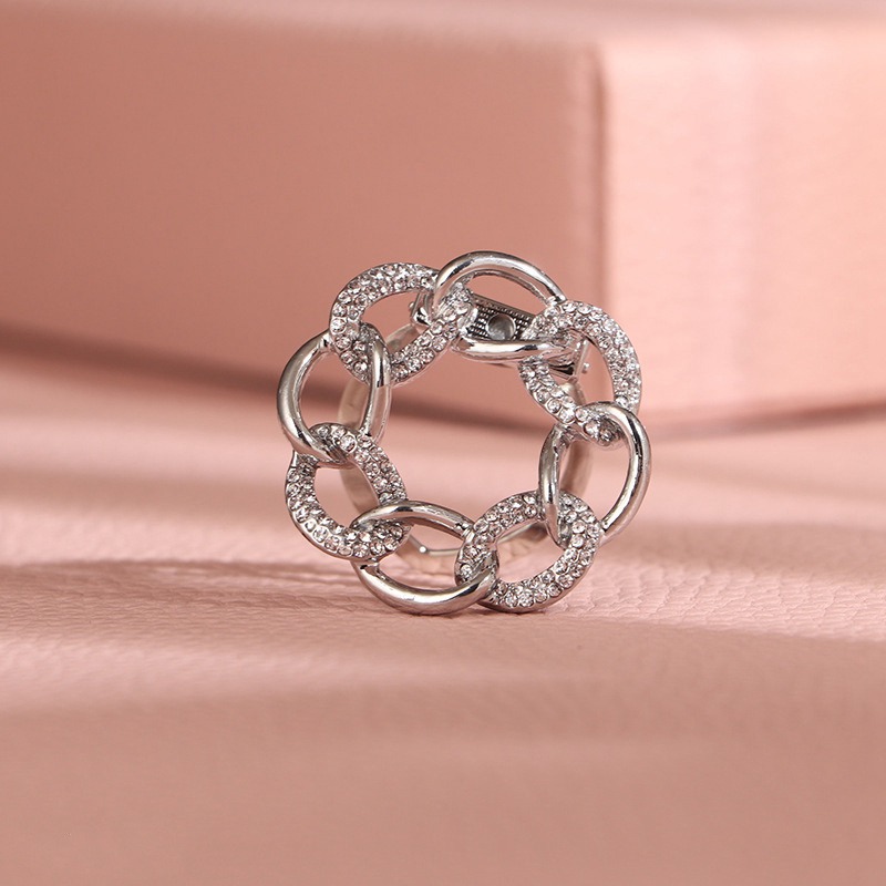 Simplicity Round Scarf Buckle Hollow Rhinestone Brooches Fashion Crystal Holder Silk Shawl Buckle Ring Scarf Jewelry Gift - 图片 7