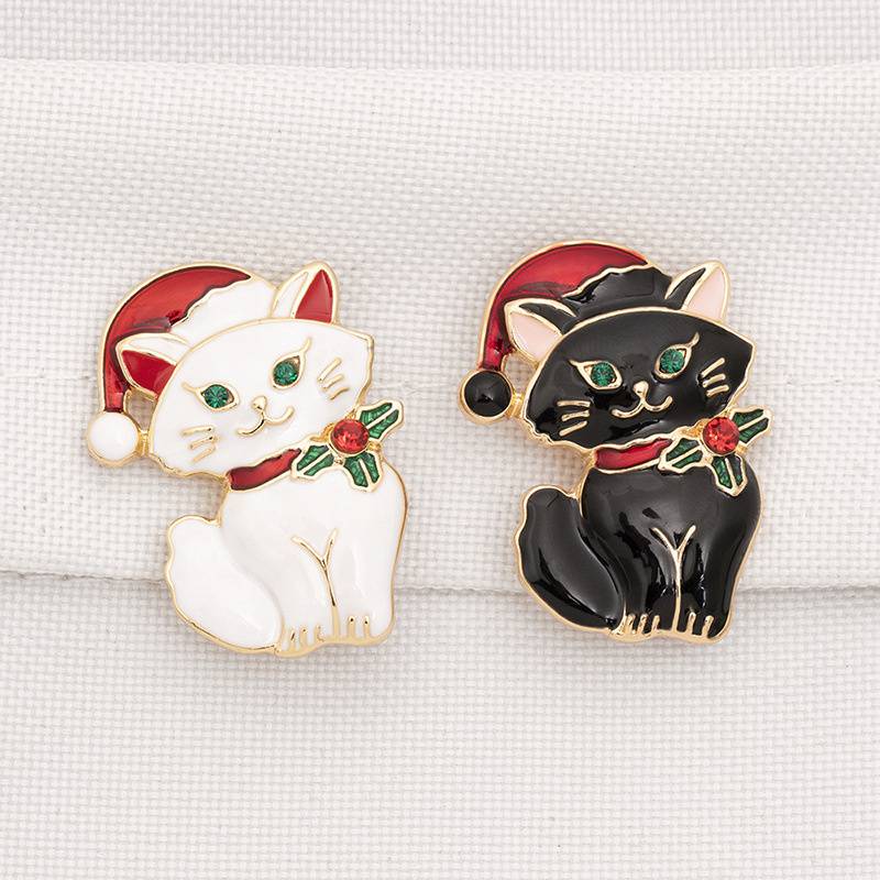 CINDY XIANG New Three Christmas Cat Brooches Cute Vivid Animal Pin Fashion Women And Men Party Jewelry Kids Gift - Image 4