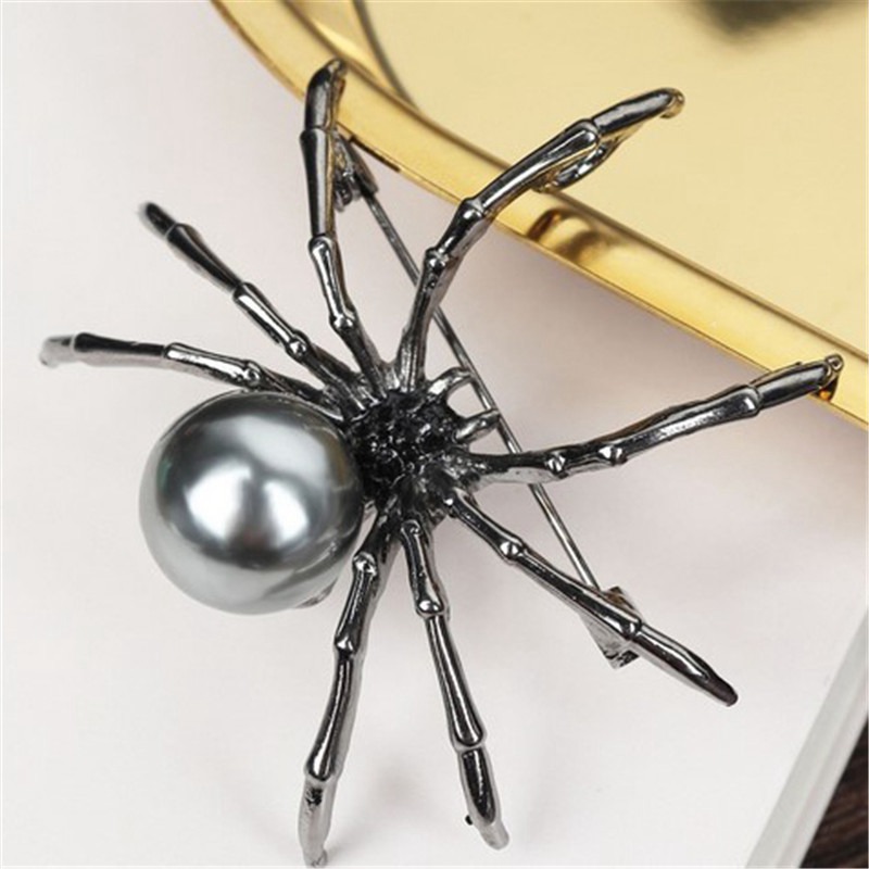 Exaggerated black white spider creative brooch men women party clothes scarf accessories pin brooches gift