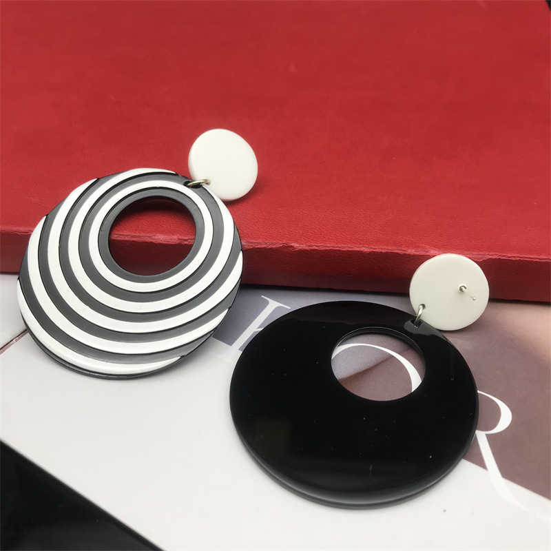 Black and White Contrast Color Oval Dangle Earrings Versatile Vacation Beach Big Earrings