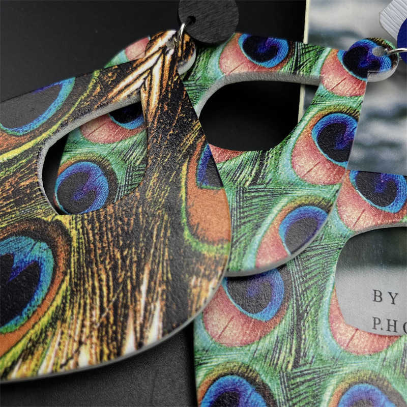 Bohemian Retro Ethnic Style Peacock Feather Long Earrings Wooden Earrings - 图片 4
