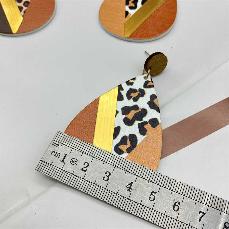 Earrings Exaggerated Leopard Print Earrings Wooden Vintage Beach Ear Studs - 图片 11